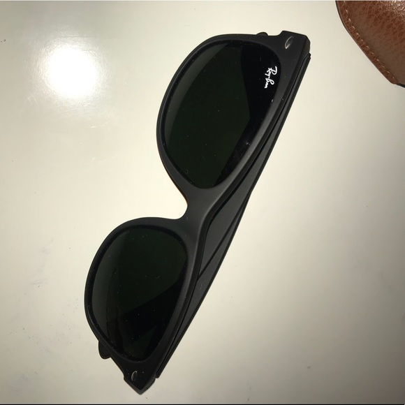 Ray-bans Wayfarer - Picture 2 of 3
